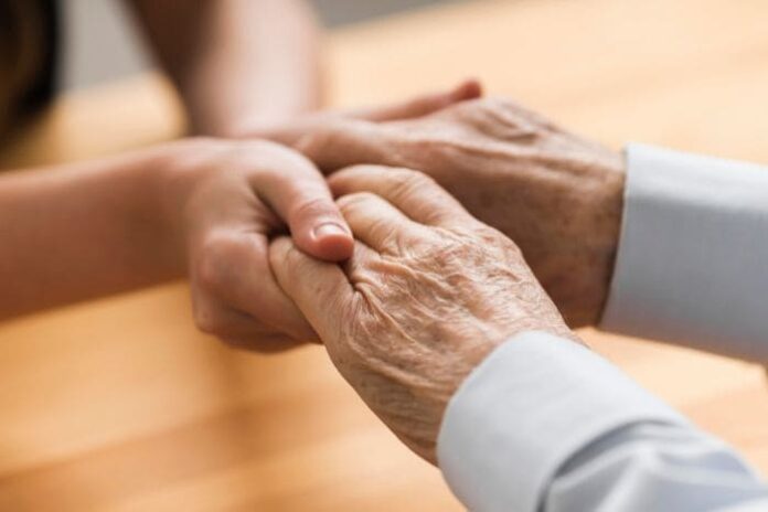 Hilfe für alleinstehende Senioren