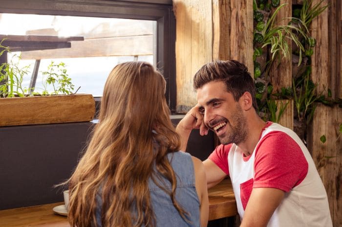 Wie reagieren Männer wenn ihnen eine Frau gefällt