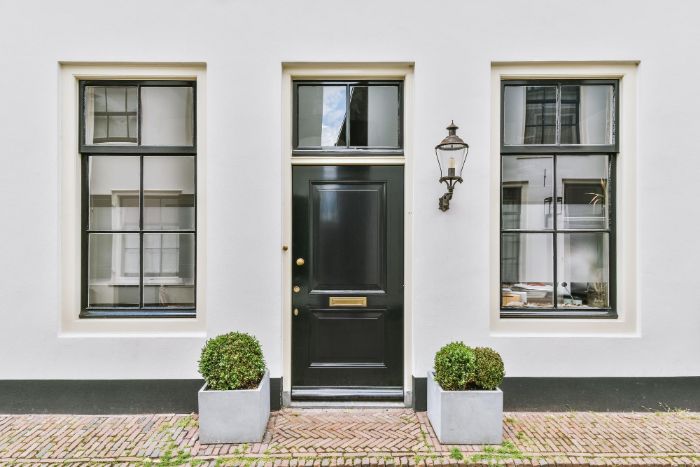 Sanierung der Fenster und Türen