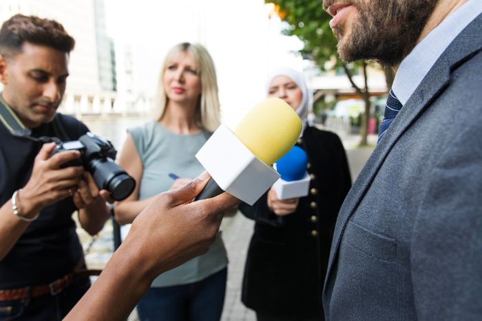 Öffentlichkeitsarbeit Brücke zwischen Politik und Bürgern